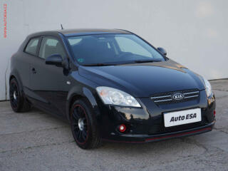 Kia Ceed 1.6i, AC, v�h�ev sed