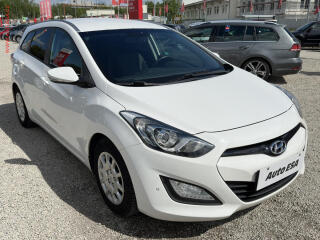 Hyundai i30 1.6i, servis.kniha