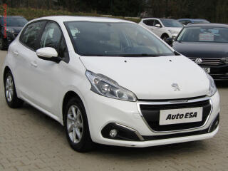 Peugeot 208 1.2 Puretech, 1.maj,�R