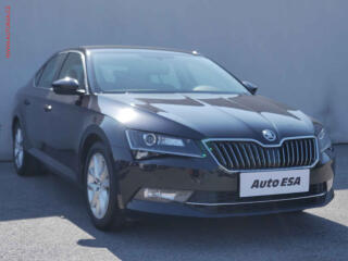 �koda Superb 2.0TDi, 2.maj,�R, Bixen, navi