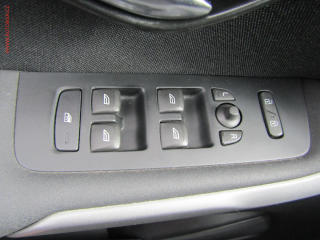 Volvo V40 (2016) 2.0D, AC, temp - náhled 12