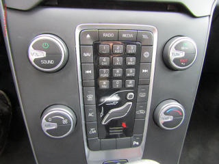 Volvo V40 (2016) 2.0D, AC, temp - náhled 13