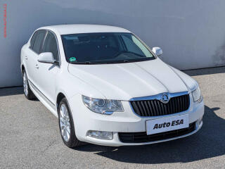 �koda Superb 2.0 TDi 4x4, �R, Navi, bixen