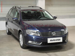 Volkswagen Passat 1.6 TDi, 1.maj, servis.kniha