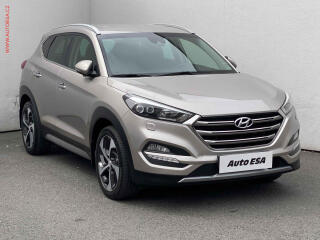 Hyundai Tucson 2.0 CRDI 4x4, �R, AC, v�h�ev