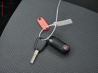 Fiat Punto (2011) 1.2 i Grande, AC, tažné - náhled 17