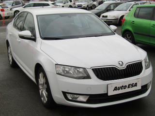 koda Octavia 2.0TDi, 2.maj,R, DSG, park