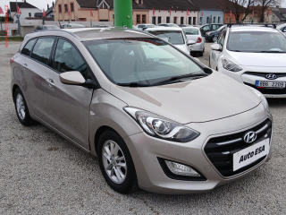 Hyundai i30 1.6GDi, AC, temp