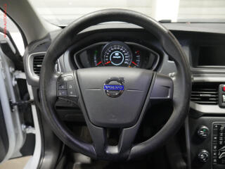 Volvo V40 (2015) 1.6 D, AC - náhled 12