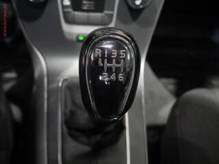 Volvo V40 (2015) 1.6 D, AC - náhled 15