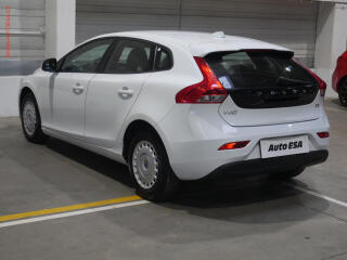 Volvo V40 (2015) 1.6 D, AC - náhled 6