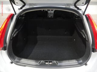 Volvo V40 (2015) 1.6 D, AC - náhled 7