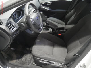 Volvo V40 (2015) 1.6 D, AC - náhled 9