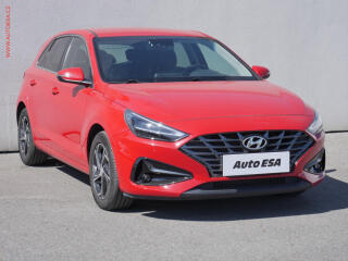 Hyundai i30 1.5i, 1.maj,�R, LED, autoAC