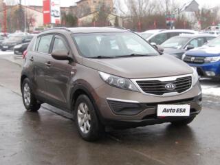 Kia Sportage 2.0 CRDi 4x4, �R, AC, park
