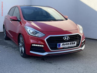 Hyundai i30 1.6 T-GDi, AC, kamera