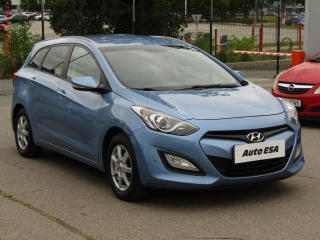 Hyundai i30 1.6i, R, servis.kniha