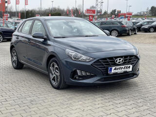 Hyundai i30 1.5 i, 2.maj,�R, AC, park