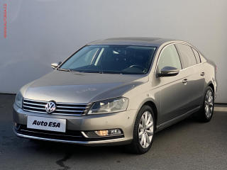 Volkswagen Passat (2012) 2.0 TDi, Highline, šíbr - náhled 3