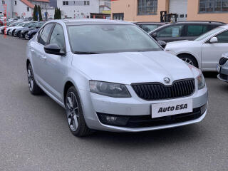�koda Octavia 1.6 TDi, DSG, panor, kamera
