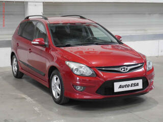 Hyundai i30 1.4 i, �R, AC, ta�n�