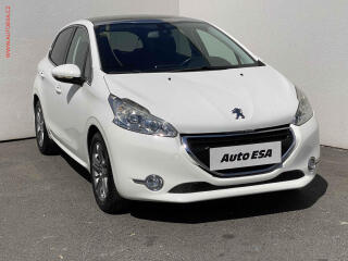 Peugeot 208 1.2 PT, Allure, navi, panor