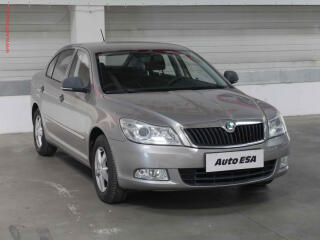 �koda Octavia 1.2 TSI, �R, AC, el. v�bava