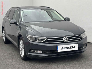 Volkswagen Passat 2.0 TDi, Navi, AC