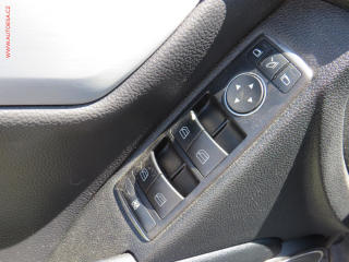 Mercedes-Benz Třídy C (2010) 1.8CGi C 180, AT - náhled 14