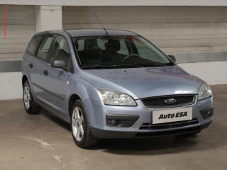 Ford Focus 2.0 TDCi, AC, v�h�ev sed