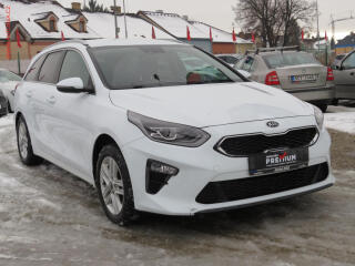 Kia Ceed 1.4 T-GDi, �R, Navi, kamera