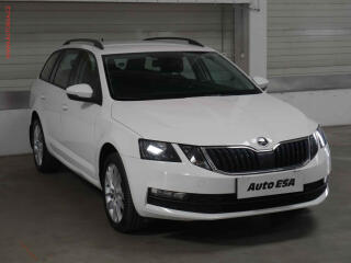 �koda Octavia 2.0 TDi, 1.maj,�R, Style