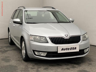 koda Octavia 1.6 TDi, DSG, AC, park.idla