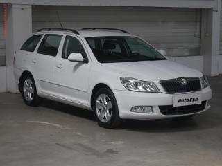 koda Octavia 1.4 TSI, AC, vhev sed