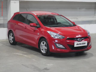 Hyundai i30 1.6i, R, AC, tempo