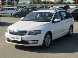 koda Octavia 2.0 TDi, navi, autoAC