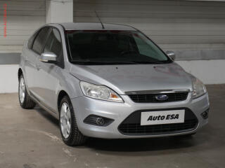 Ford Focus 1.6i, AC, park.�idla