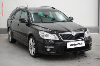 �koda Octavia 2.0TSi RS, Xenon
