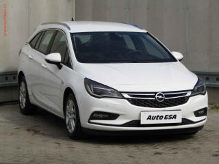 Opel Astra 1.6 CDTi, 1.maj, servis.kniha