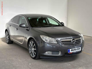 Opel Insignia 1.4T, Navi, v�h�ev sed