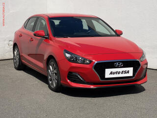 Hyundai i30 1.4 T- GDI, �R, AC, v�h�ev
