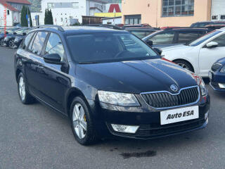 �koda Octavia 1.2TSi, AC, v�h�ev sed
