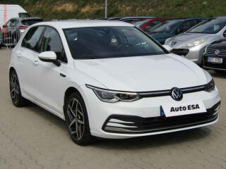 Volkswagen Golf 1.5TSi, 1.maj,�R, LED, navi