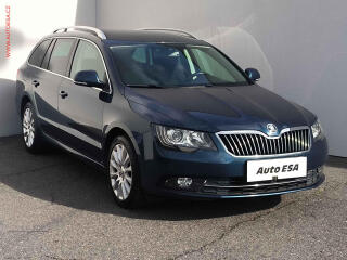 �koda Superb 2.0 TDi, Bixenon, park.�idla