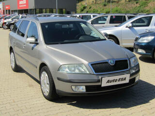 �koda Octavia 2.0 FSi, AC