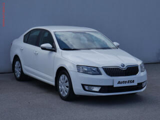 �koda Octavia 1.2 TSI, �R, AC, v�h�ev sed