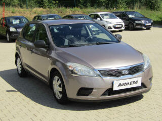 Kia Ceed 1.4CVVT, �R, AC, park.�idla