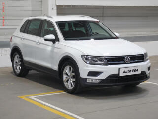 Volkswagen Tiguan 2.0TDi, �R, Navi, LED, mas�