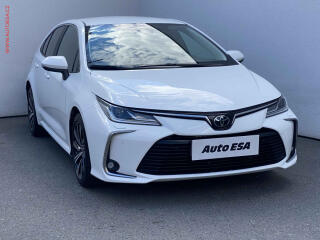 Toyota Corolla 1.5i, 1.maj,�R, servis.kniha