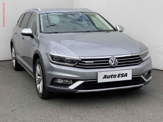 Volkswagen Passat 2.0TDi 4x4, �R, DSG, LED